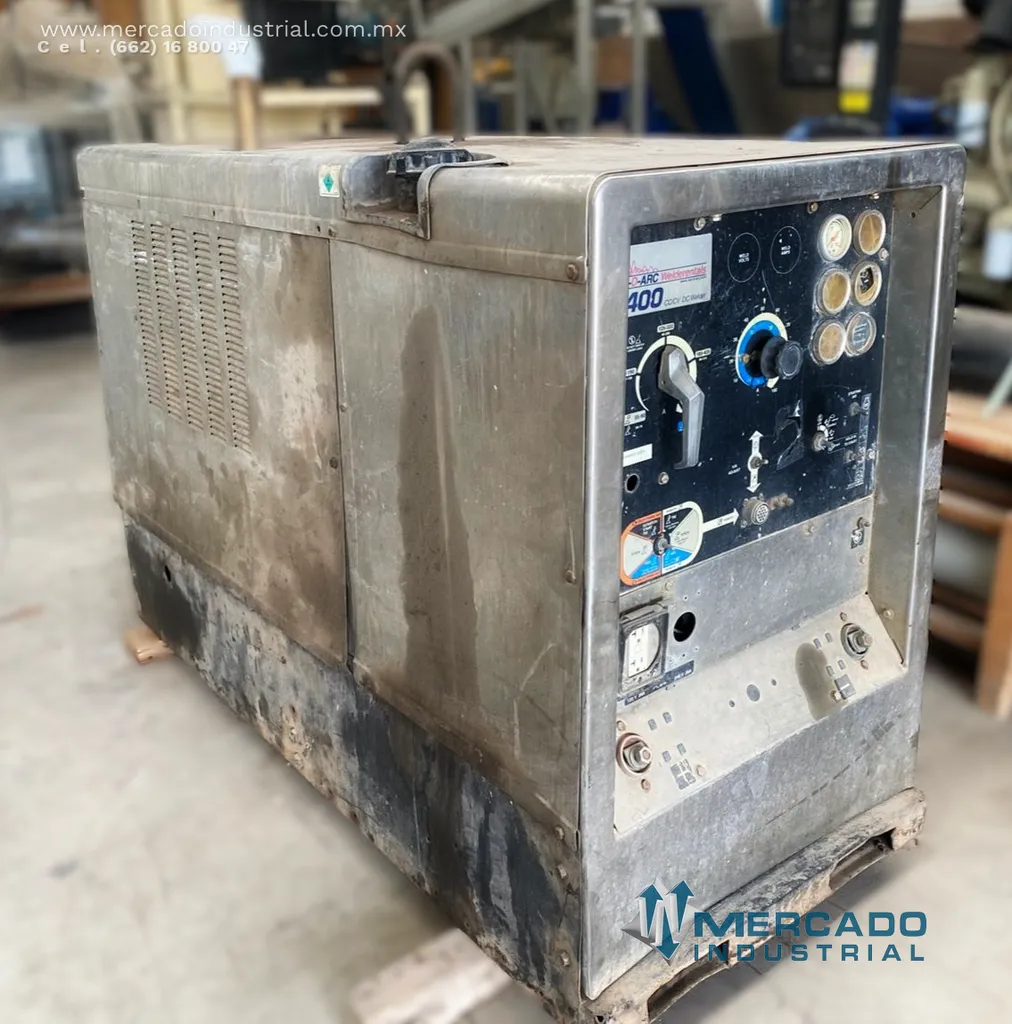Generador soldador de diésel 20 kW modelo D400 marca RED-D-ARC-WELDER