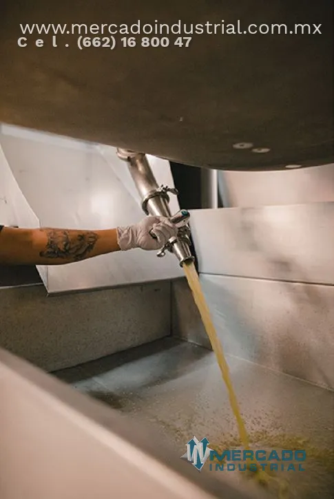 Prensa neumática 15000 TON modelo SUTTER EPC150 marca BUTCHER VASLIN