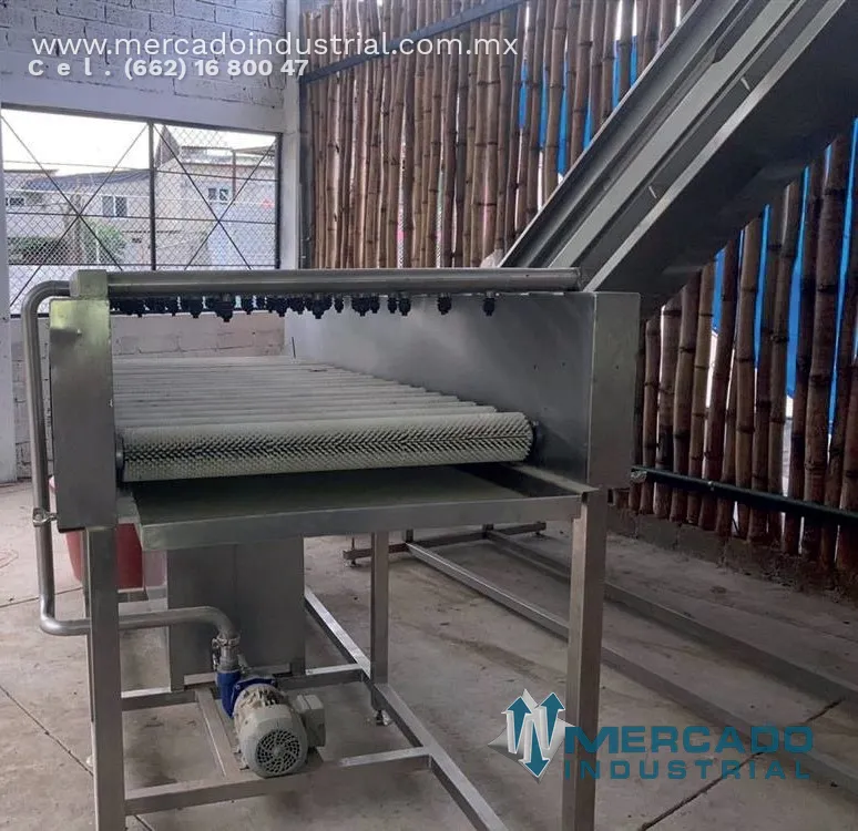 Lavadora de cepillos de acero inoxidable marca MAQUIACERO INOX