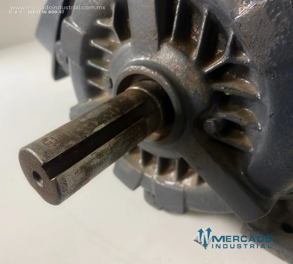 Motor eléctrico trifásico 3 HP 4 polos 1740 RPM marca Siemens