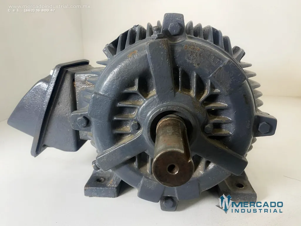 Motor eléctrico trifásico 3 HP 4 polos 1740 RPM marca Siemens