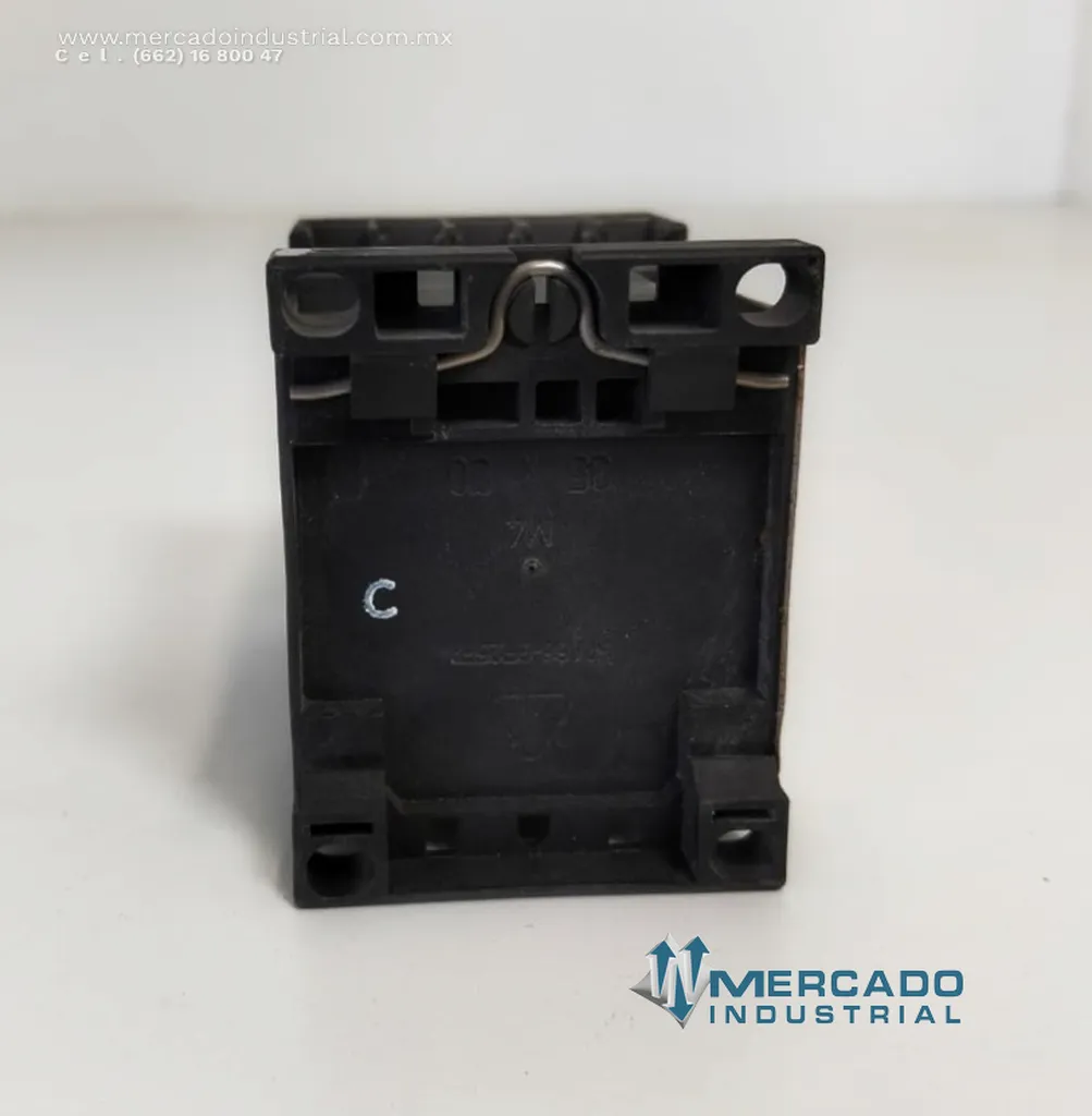 Contactor auxiliar de 4 contactos 10 AMP 690V modelo 3RH1140-1AK60 marca SIEMENS