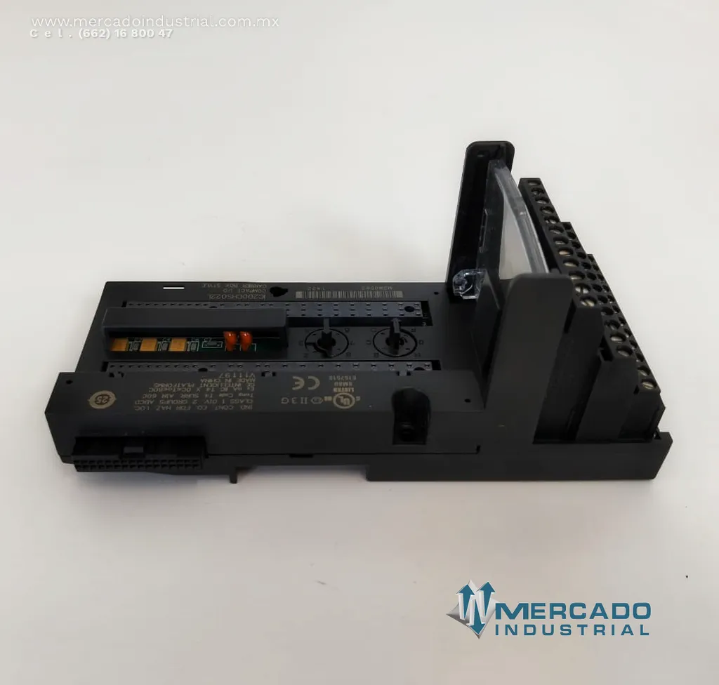 Base de terminales de 18 circuitos modelo IC200CHS022L marca EMERSON