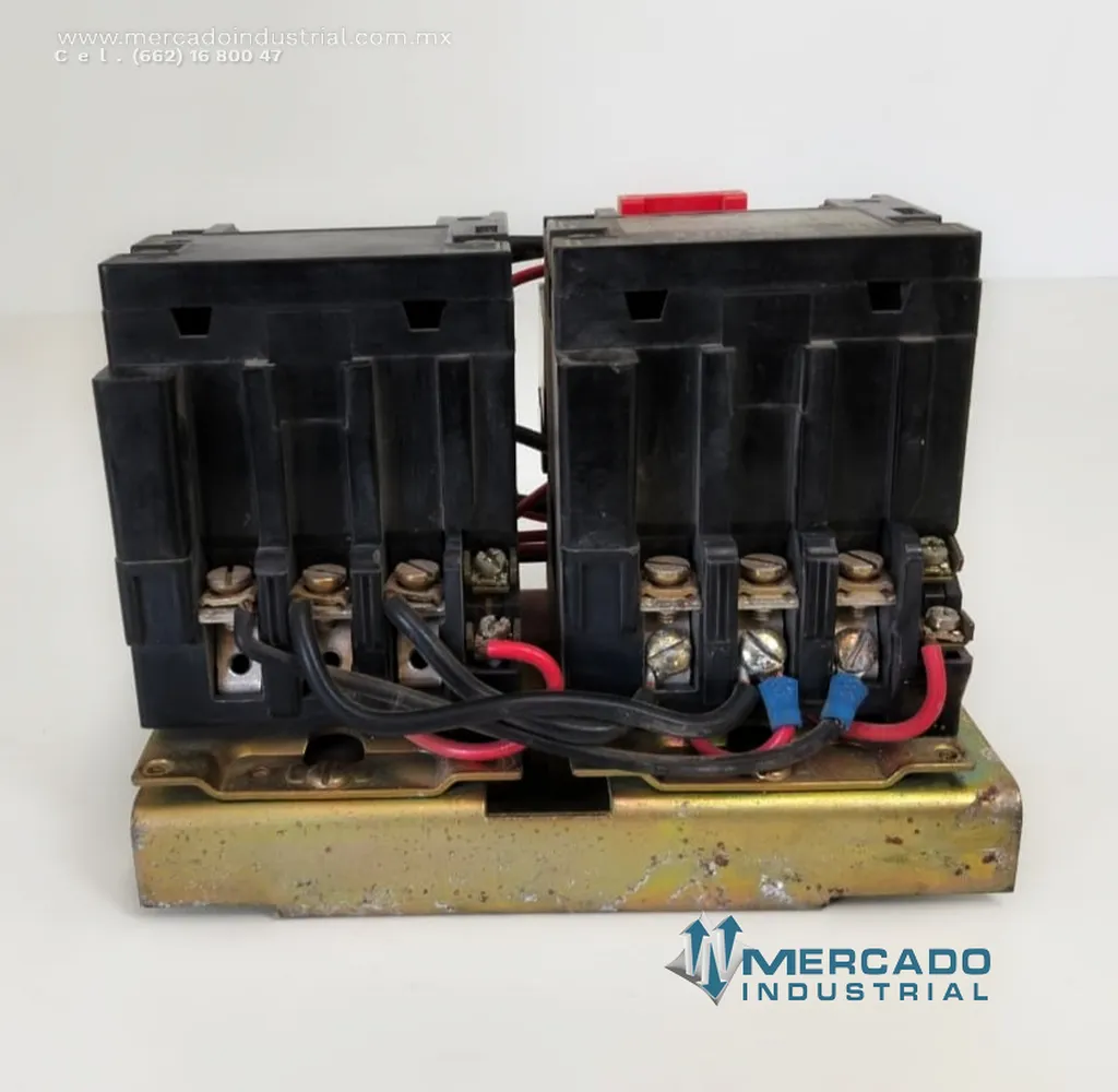 Contactor electromecánico 600 V CA 27 AMP Nema modelo 243974 marca SQUARE D