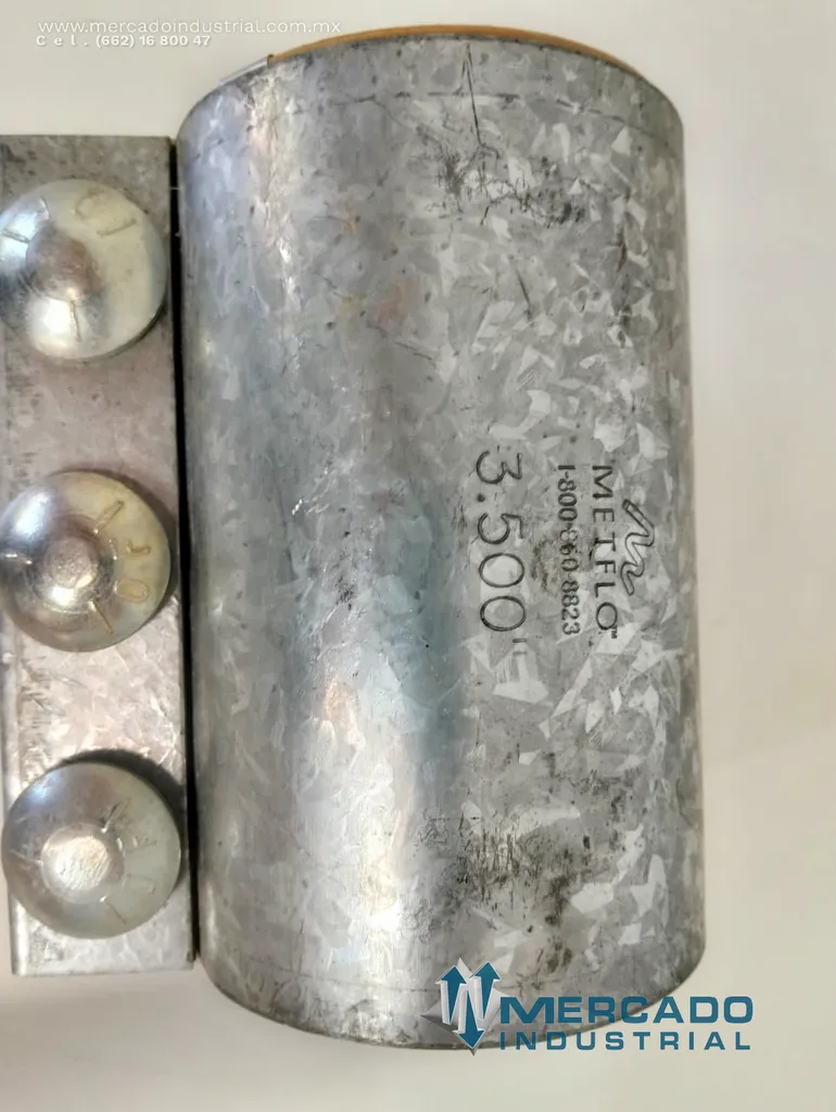 Acoplador de tubería de acero galvanizado 3 1/2'' marca METFLO