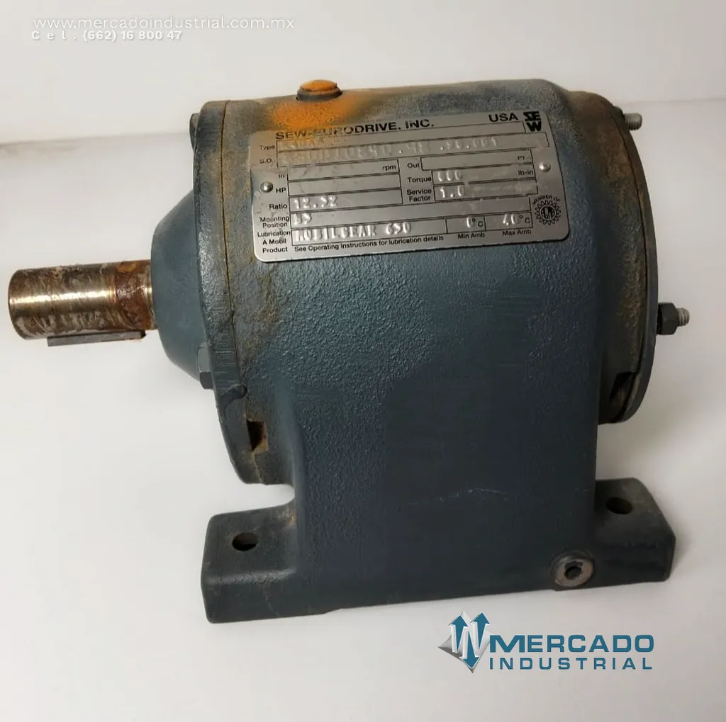 Reductor de velocidad ratio 12.52:1 modelo R40A marca Sew-eurodrive