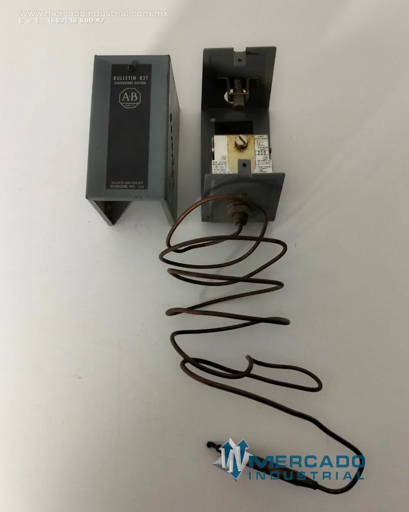 Control de temperatura electromecánico 600VAC parte 837-A9X15A marca Allen Bradley