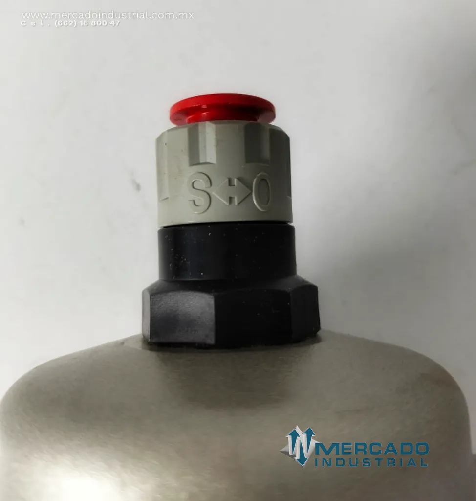 Separador de agua 2200 L/min modelo AMG450C-N04C marca SMC