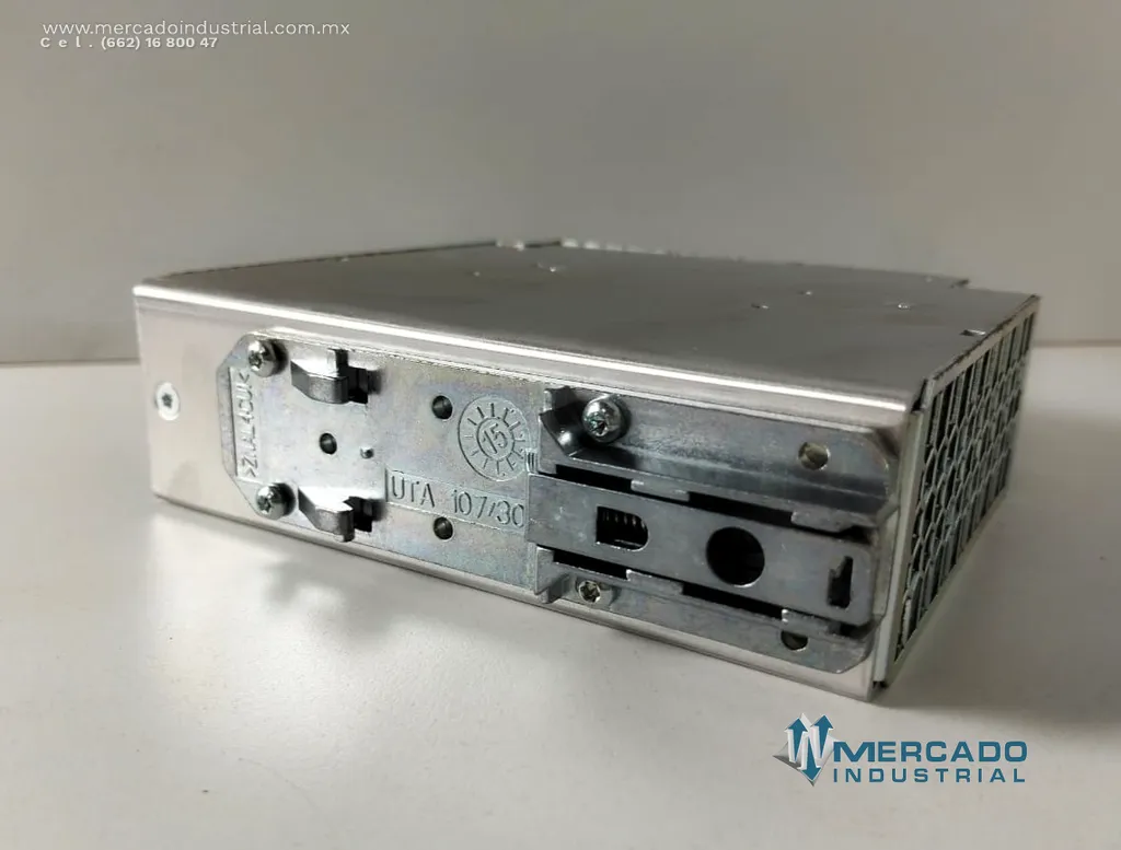 Fuente de alimentación 264V modelo Quint power marca Phoenix Contact