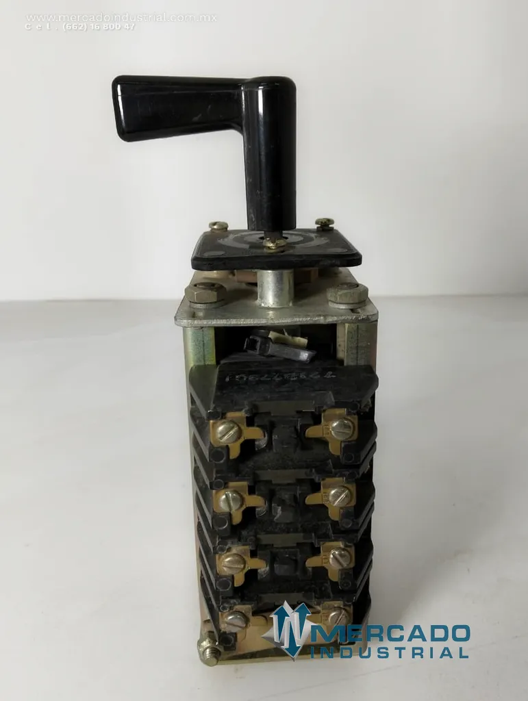 Interruptor maestro 600V modelo IC3012M151EB4C07 marca General electric