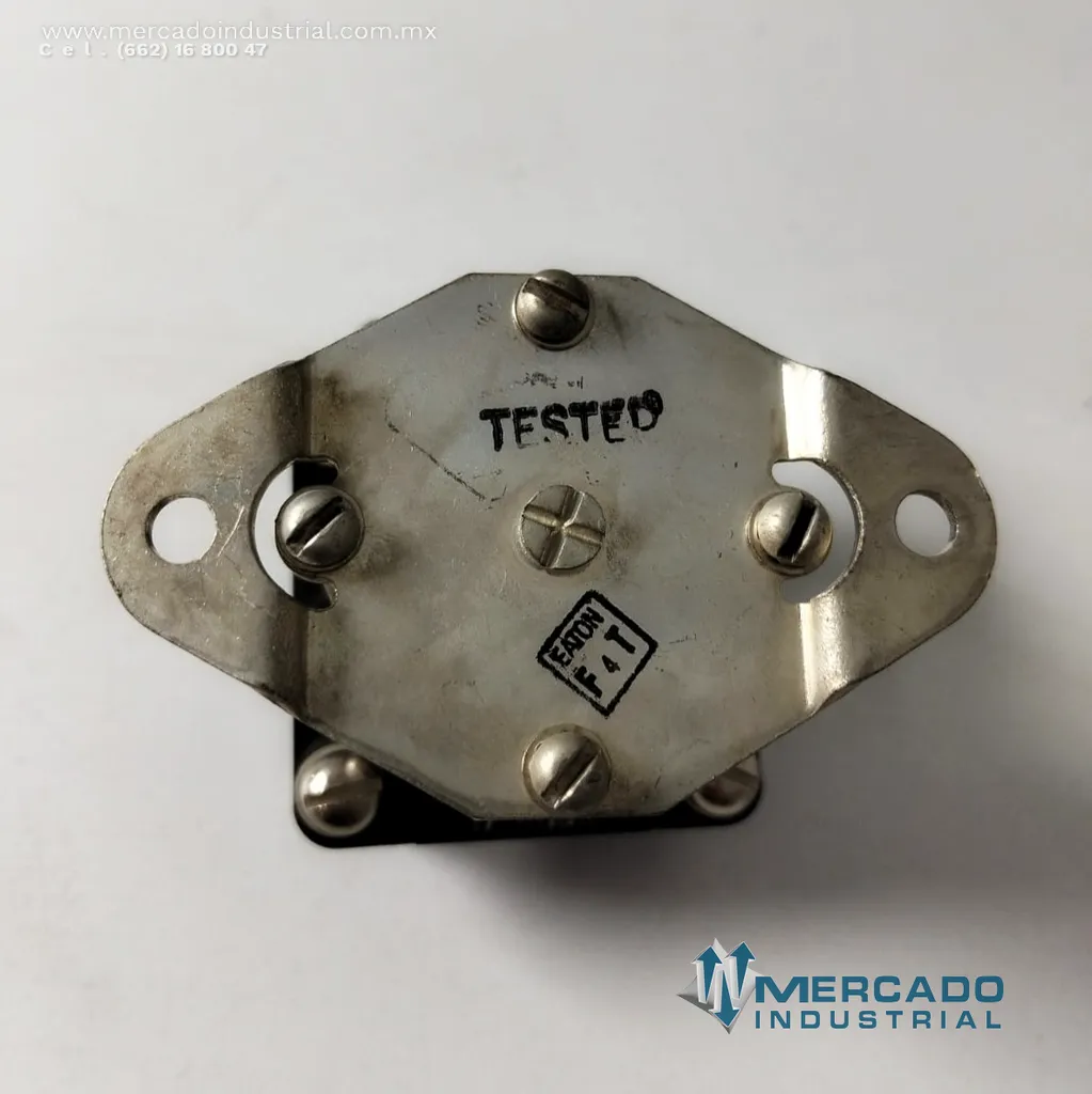 Relé de potencia 50 AMP 28 VDC 2 polos modelo 6041H222 marca Eaton