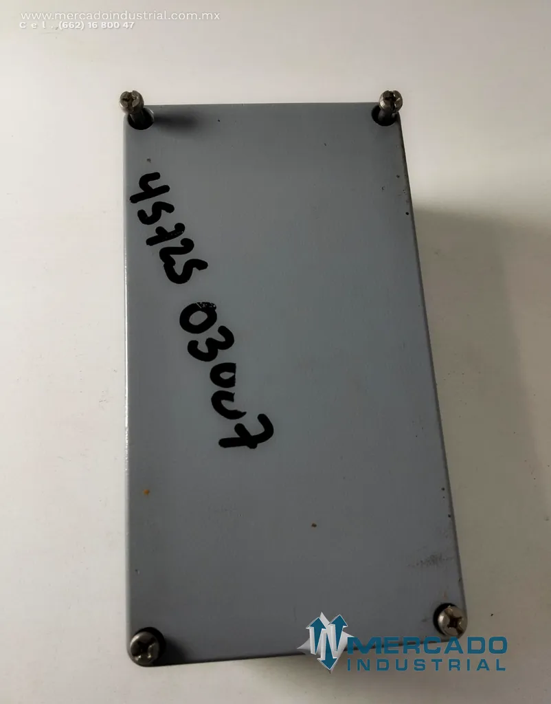 Caja de conexiones de uso industrial 8 1/2 x 4 1/2 x 3 1/4"