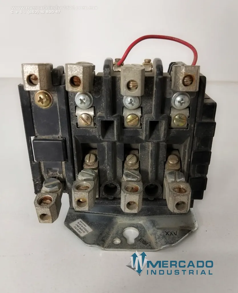 Contactor eléctrico industrial 480VAC 45 AMP modelo 500-C0*940 marca Allen-Bradley