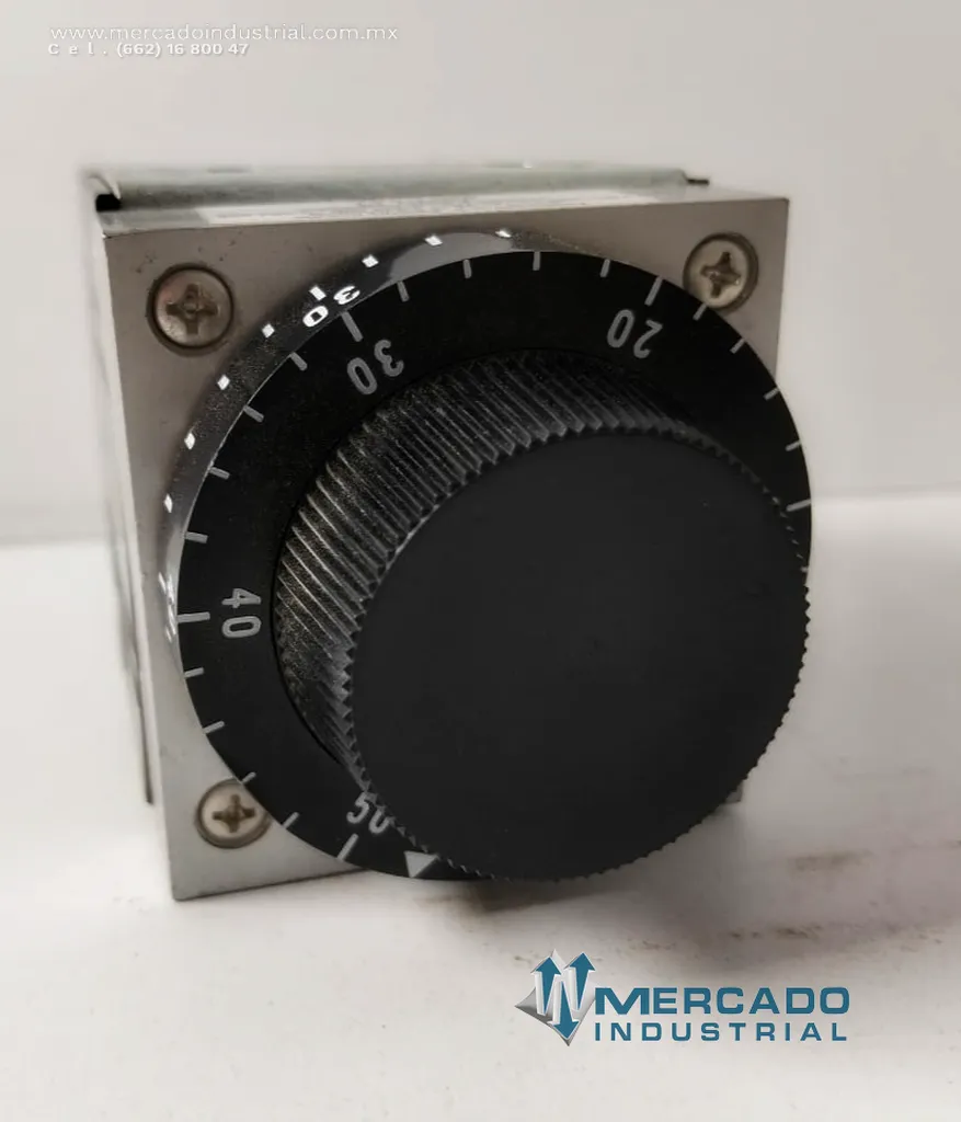 Relé temporizador electromecánico 600 VAC 15 A modelo 7022ADT marca AGASTAT