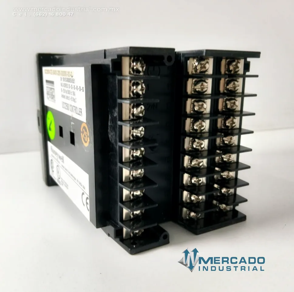 Controlador digital universal 18 VA 250 VAC modelo UDC2500 marca Honeywell