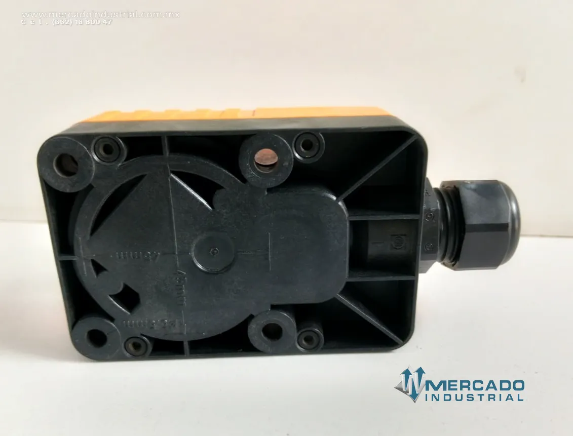 Sensor inductivo de proximidad 350 mA 250 VAC modelo IC0006 marca IFM
