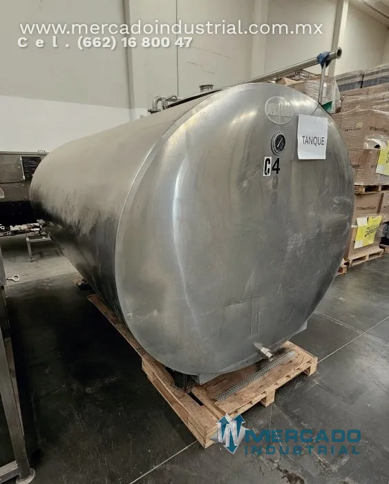 Tanque horizontal de acero inoxidable 1500 GAL marca DAIRY EQUIPMENT COMPANY