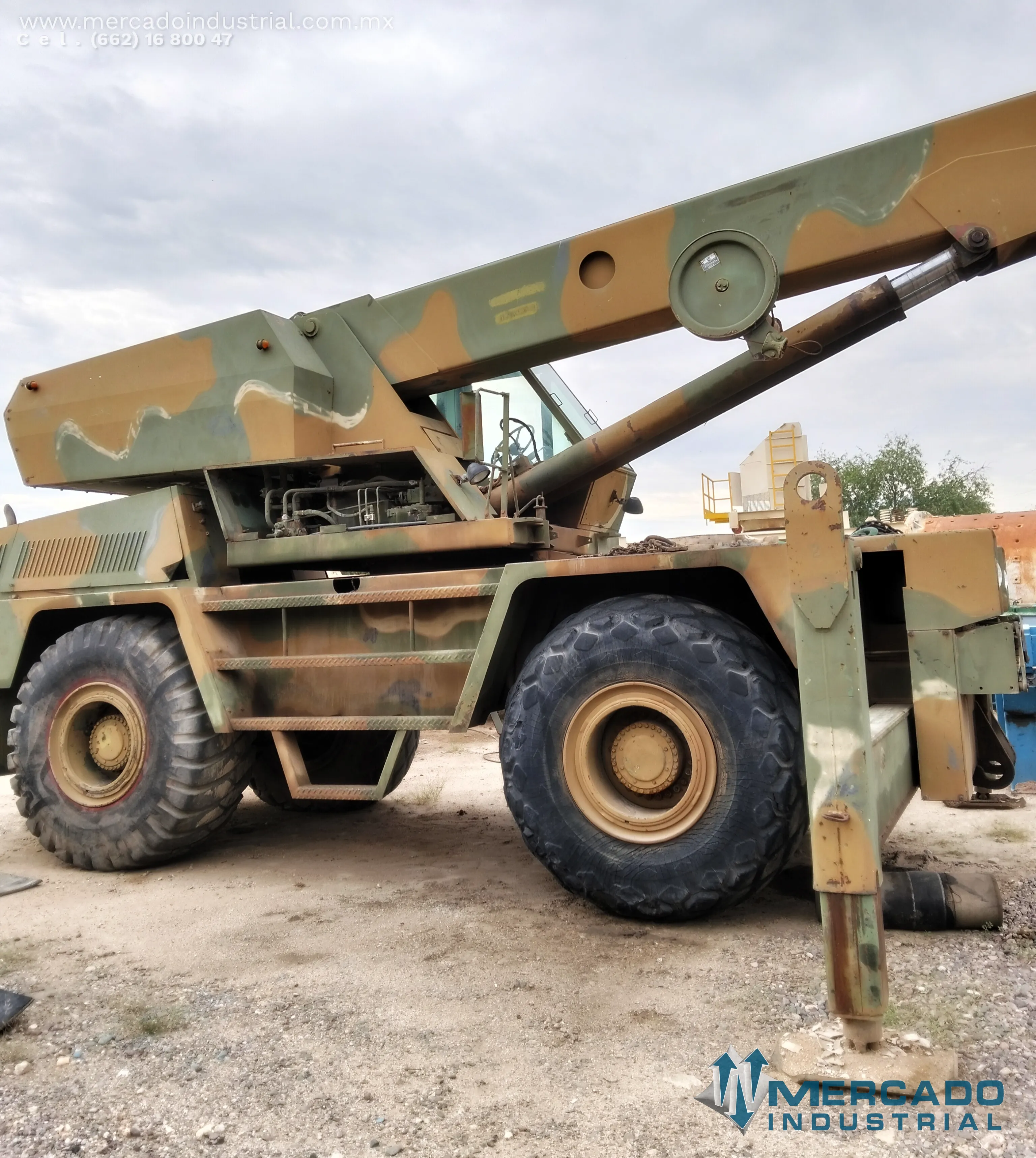 Grúa CRANE RT 30 TON modelo MC2500 marca DROTT