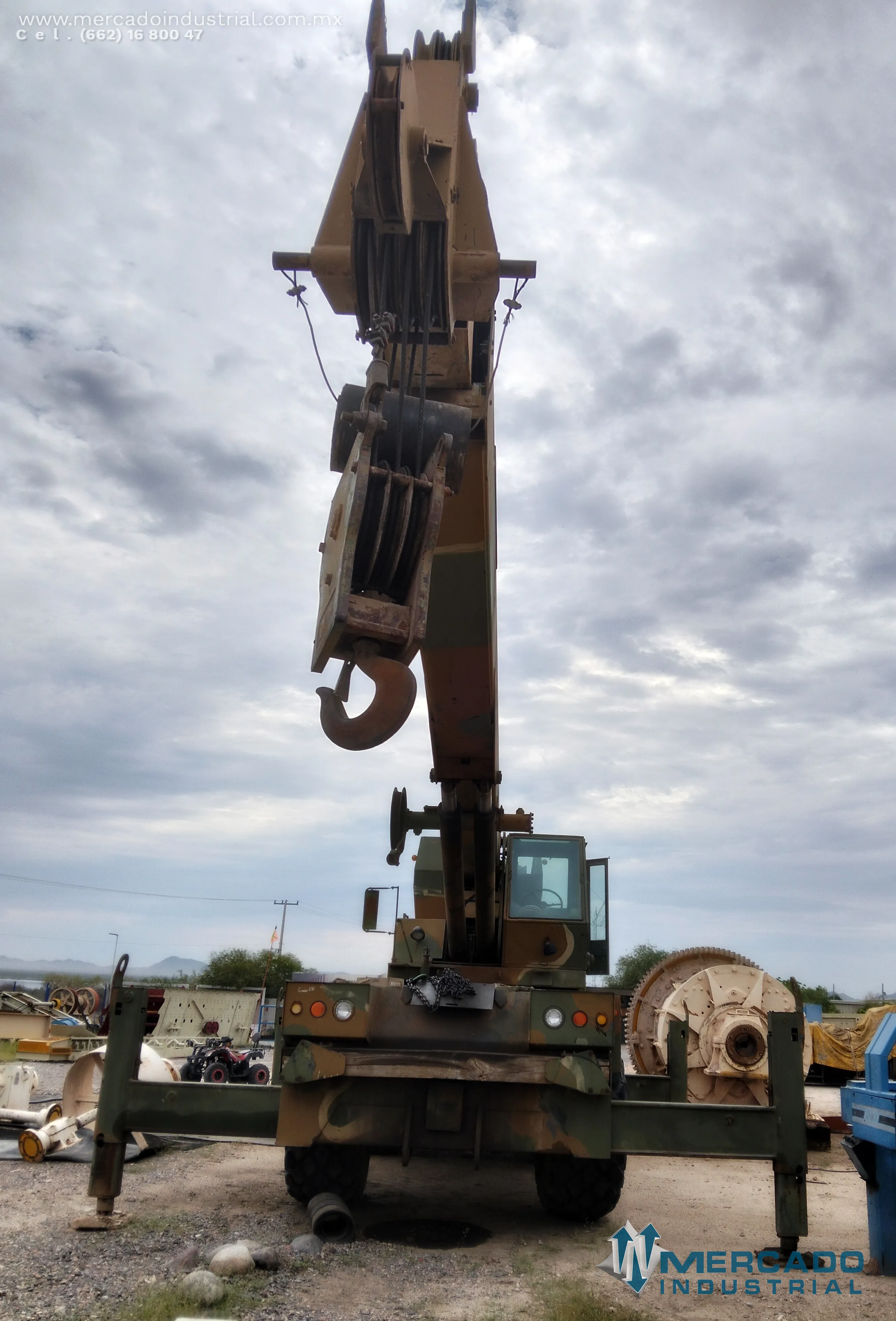 Grúa CRANE RT 30 TON modelo MC2500 marca DROTT