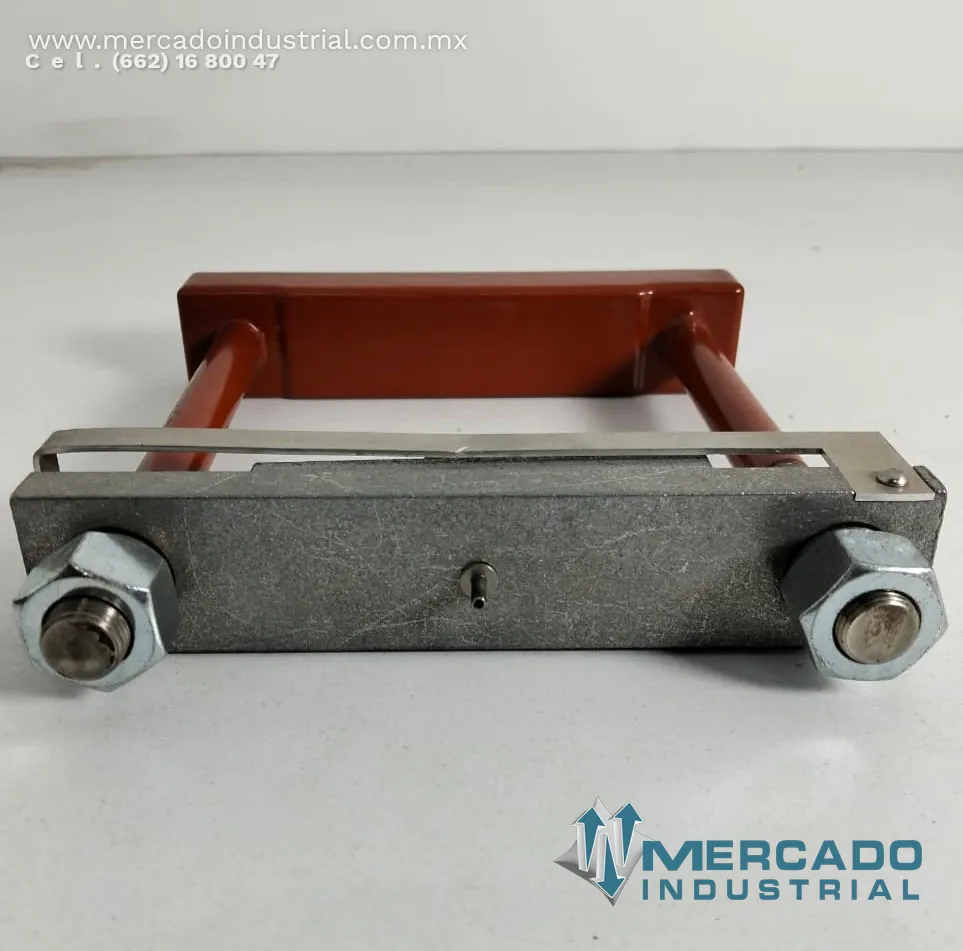 Sujetador de acero para montaje 8" x 7 1/2" parte 979E343-1