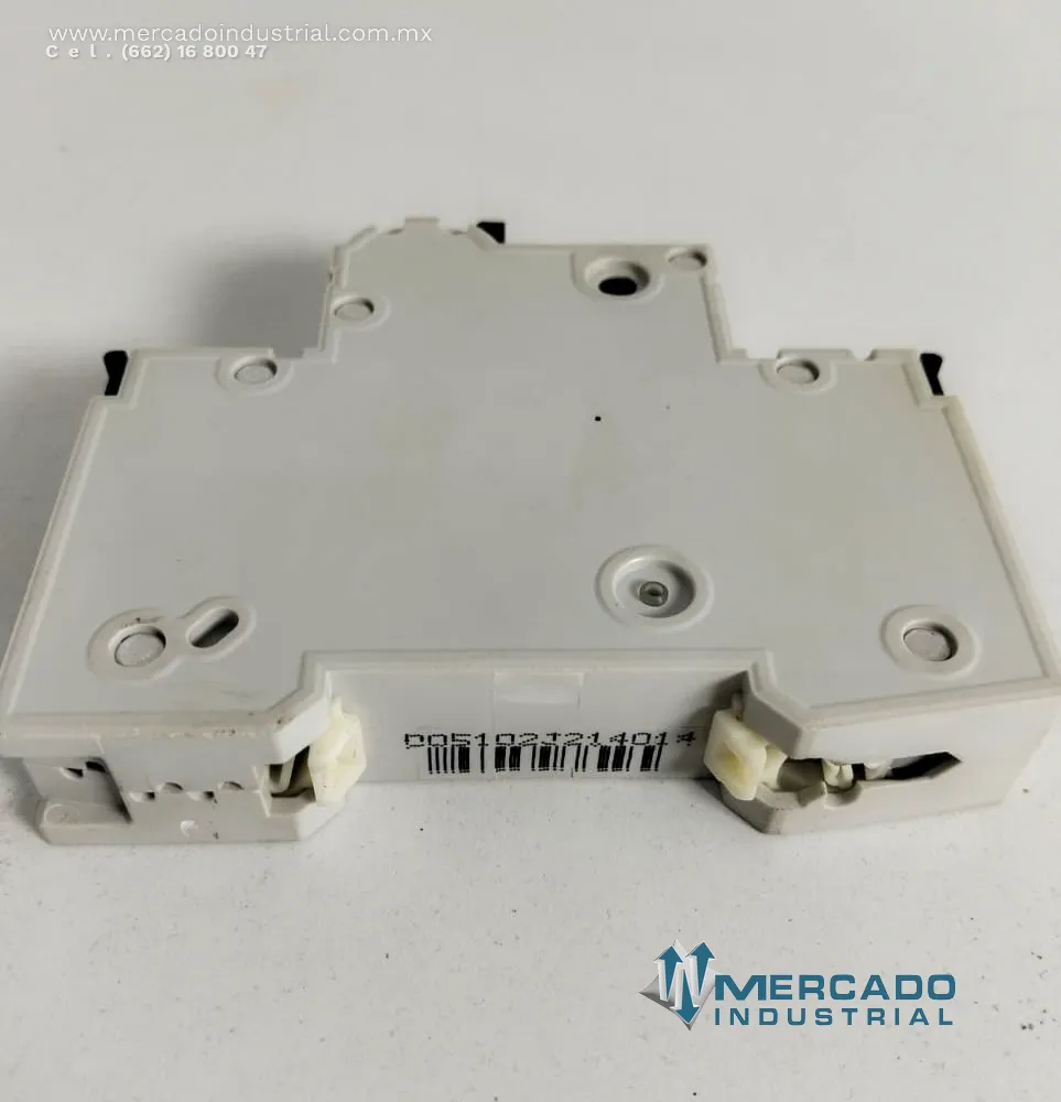 Interruptor termomagnético 400 VAC modelo 5SY4105-8 marca Siemens