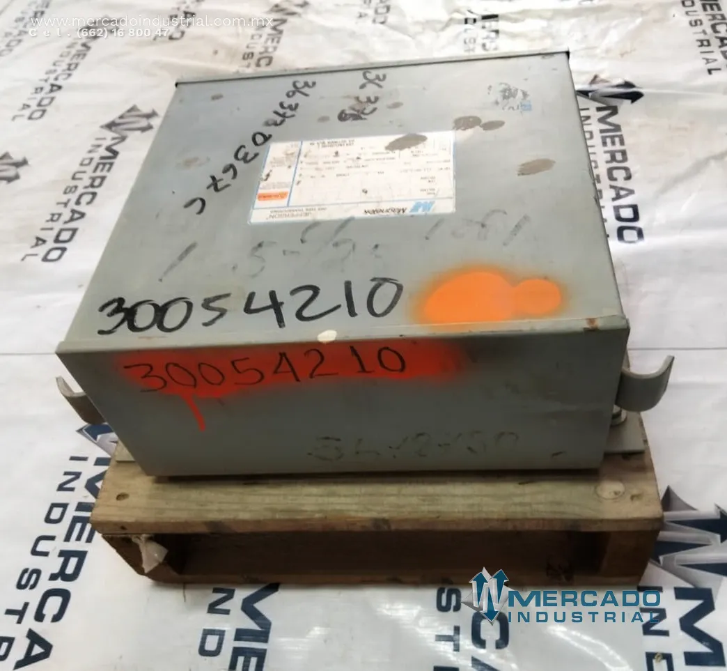Transformador seco 6 KVA 460 V modelo N9603 marca MAGNETEK