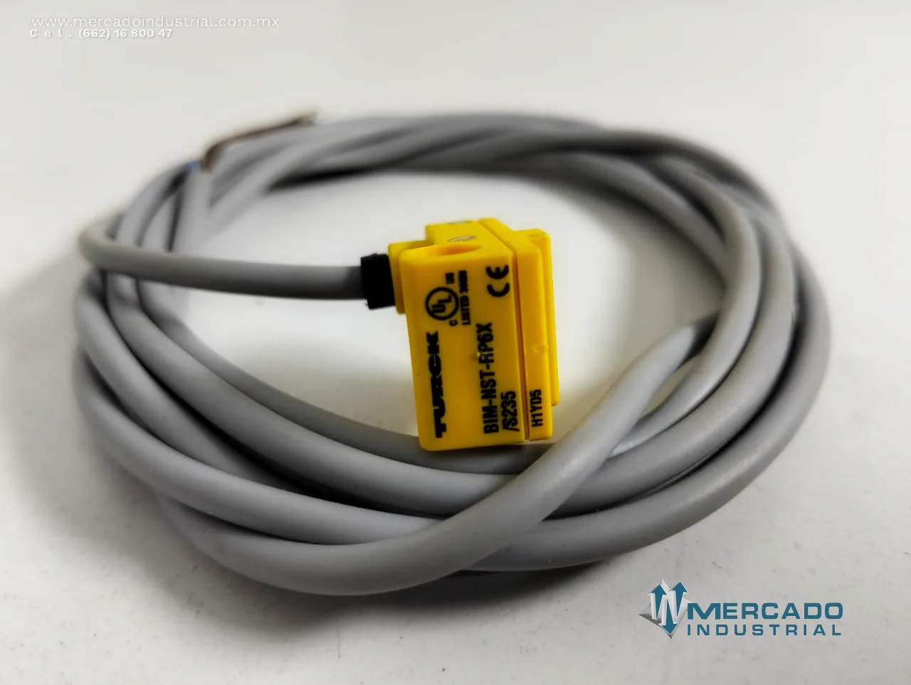 Sensor magnético de posición 10-30 V DC 200 mA modelo BIM-NST-RP6X/S235 marca TURCK