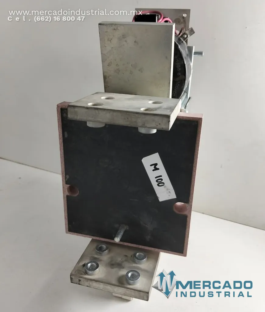 Contactor de potencia 1600 A 750 VDC parte 6702ED594 marca Eaton