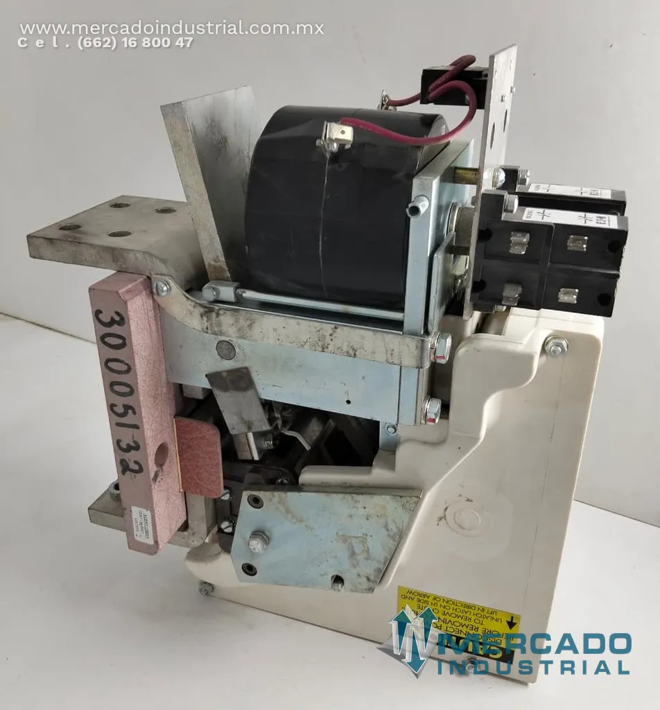 Contactor de potencia 1600 A 750 VDC parte 6702ED594 marca Eaton