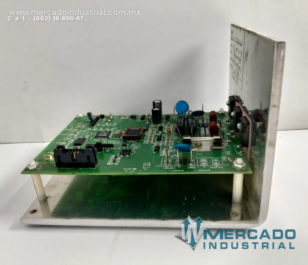 Cargador de baterías 10 A 120 VCA monofásico modelo BCE10-12-120 marca Tornatec