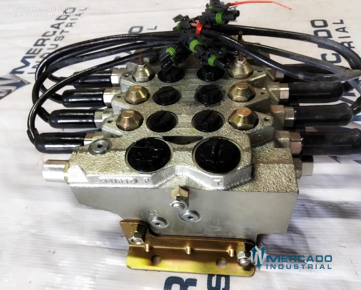 Válvula hidráulica direccional 3000 PSI modelo VAL1414-3504-264 marca PARKER HYDRAULICS