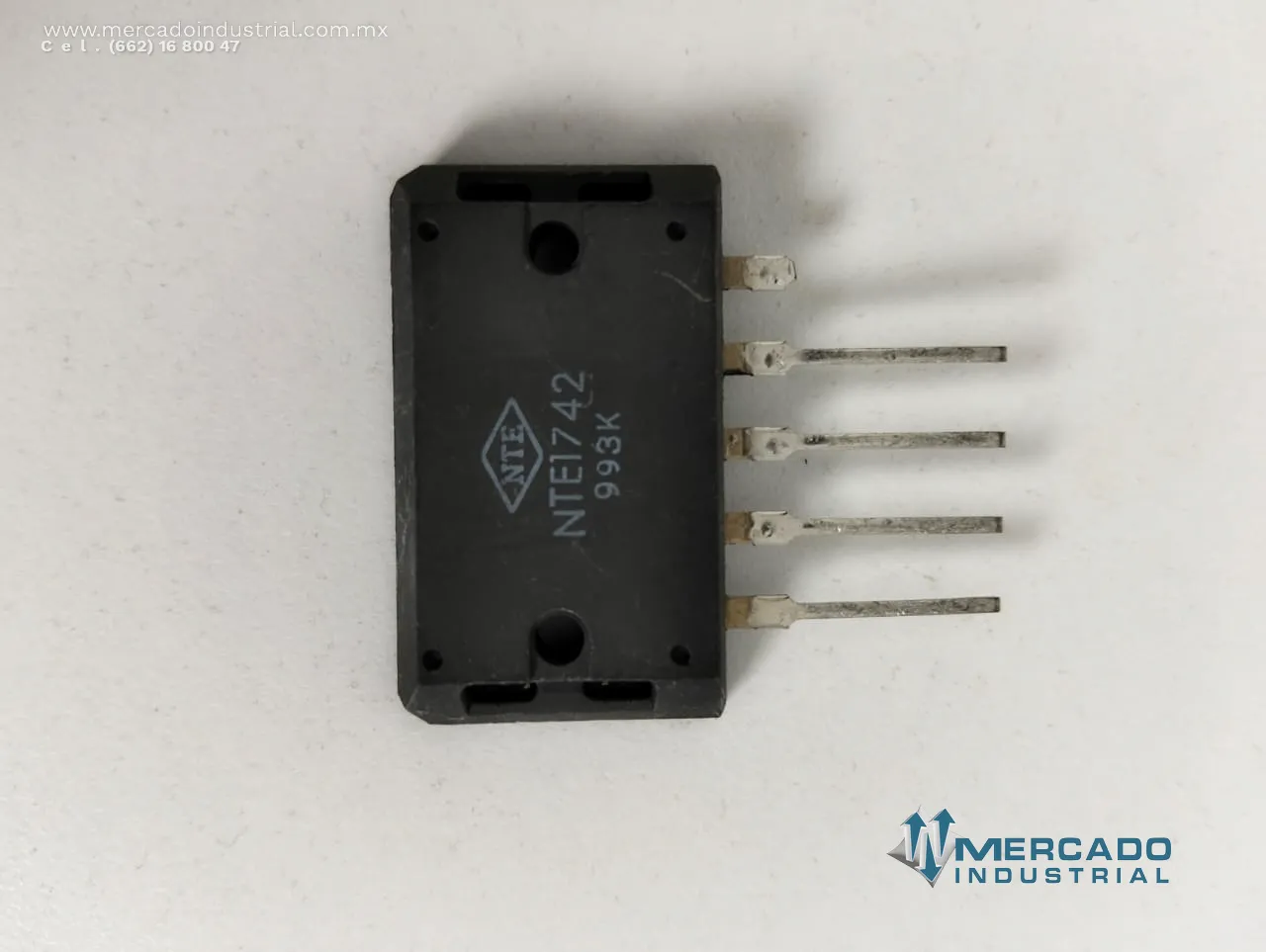 Regulador de voltaje fijo 130 V 1A modelo NTE1742 marca NTE ELECTRICS