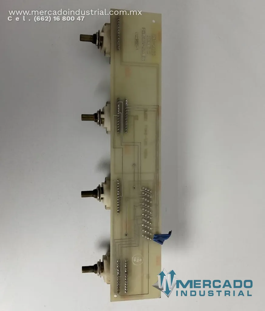 Tarjeta electrónica de potenciómetros parte 057-2103 marca PERKIN-ELMER