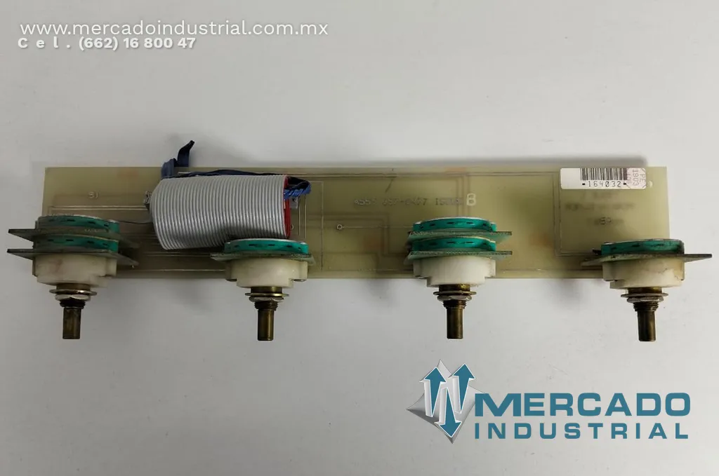 Tarjeta electrónica de potenciómetros parte 057-2103 marca PERKIN-ELMER