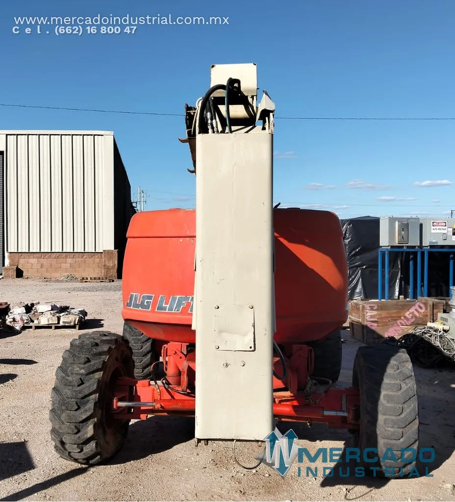 Escalera telescópica modelo 600A marca JLG LIFT