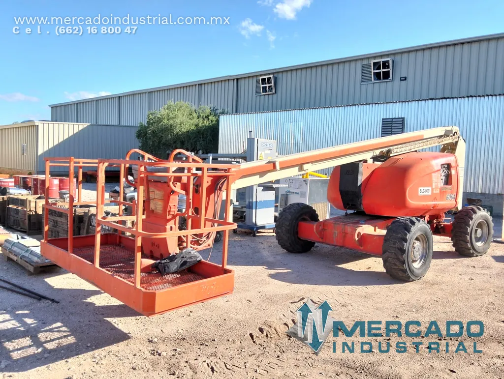 Escalera telescópica modelo 600A marca JLG LIFT
